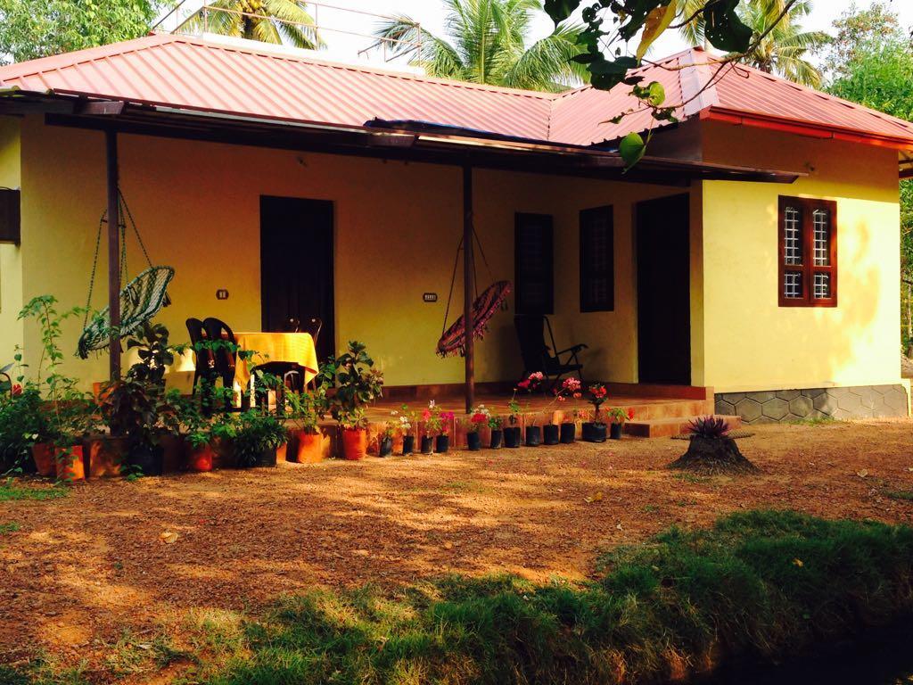 Munroe Eco Camp Hotel Mundrothuruth Exterior photo