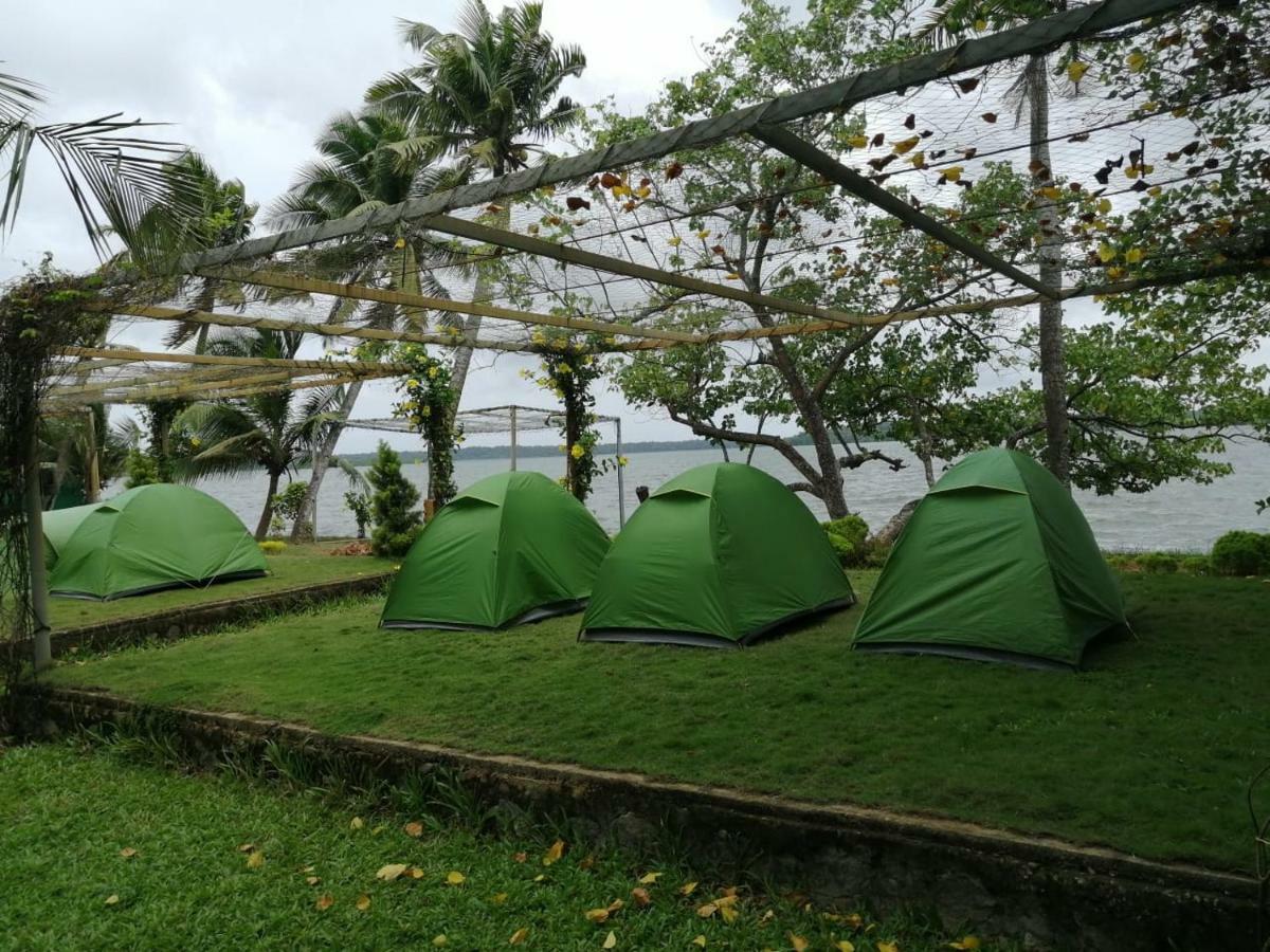 Munroe Eco Camp Hotel Mundrothuruth Exterior photo